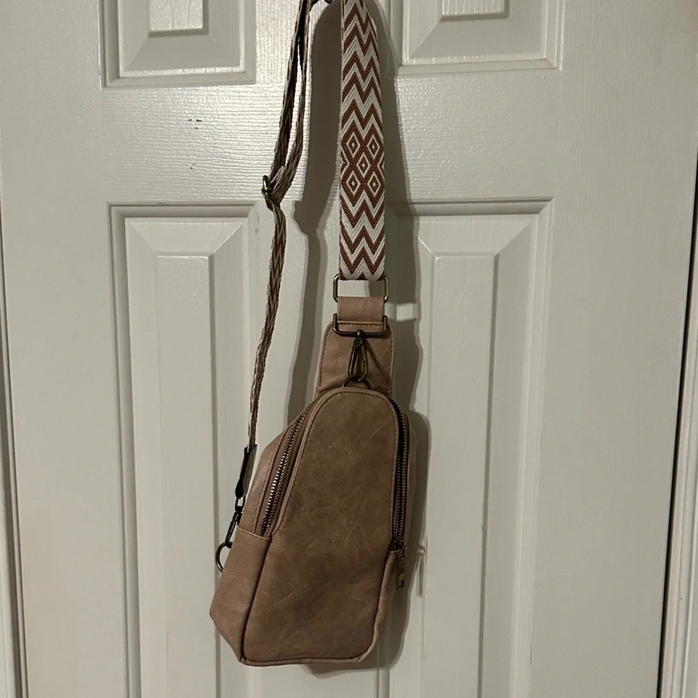 Stylish Tan Crossbody Bag - Picture 2 of 7